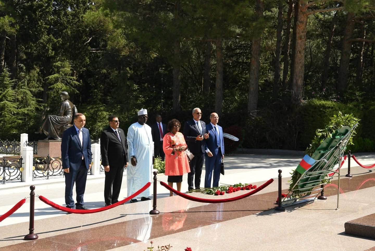Pan-African Parliament President Begins Official Visit to Azerbaijan with Tribute at National Memorials